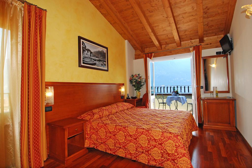 Albergo Ristorante Montebaldo リモーネ・スル・ガルダ 部屋 写真