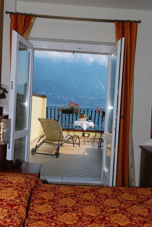 Albergo Ristorante Montebaldo リモーネ・スル・ガルダ エクステリア 写真